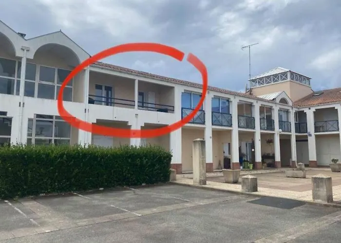 Apartament Superbe Renove Avec Acces Direct